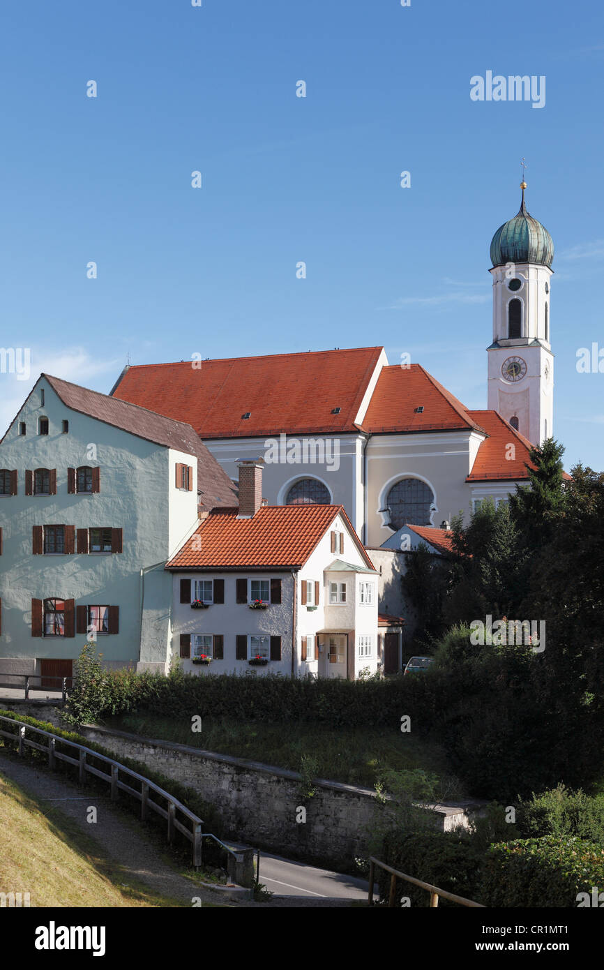 L'église Heilig-Geist-Kirche, Schongau, Pfaffenwinkel, Upper Bavaria, Bavaria, Germany, Europe, PublicGround Banque D'Images