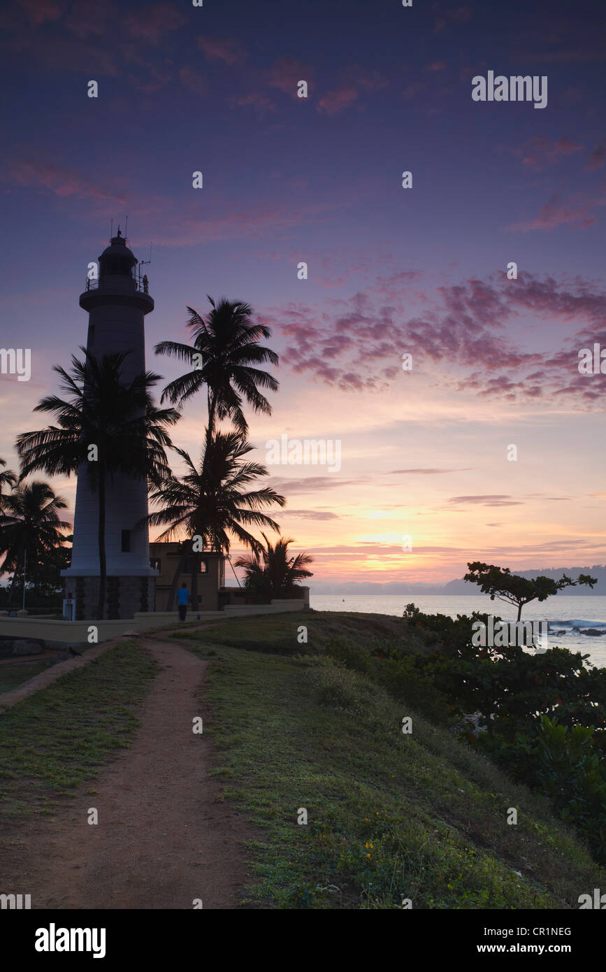 Phare dans le fort à l'aube, Galle, Province du Sud, Sri Lanka Banque D'Images