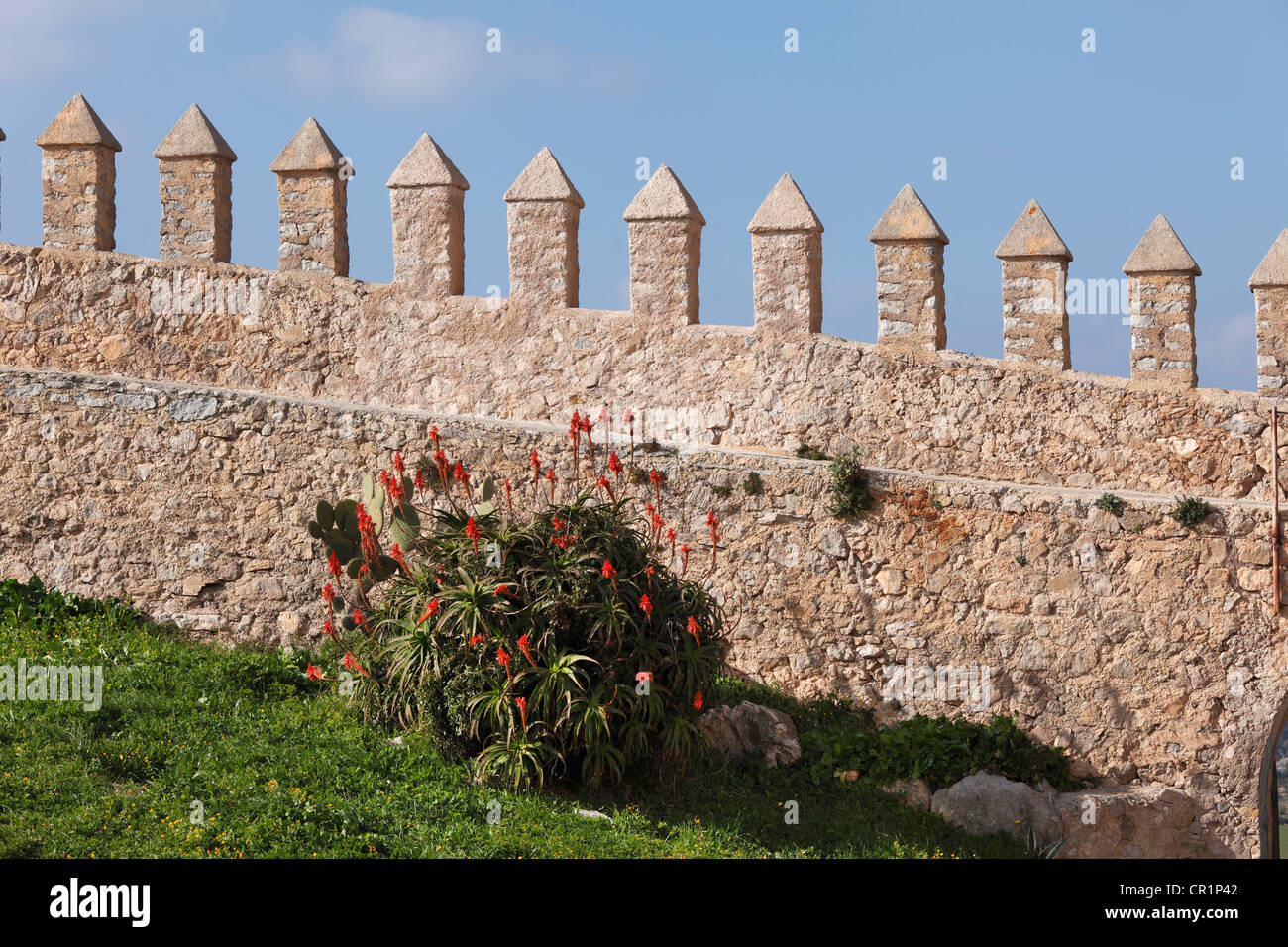 Mur de défense du château, Arta, Majorque, Îles Baléares, Espagne, Europe Banque D'Images