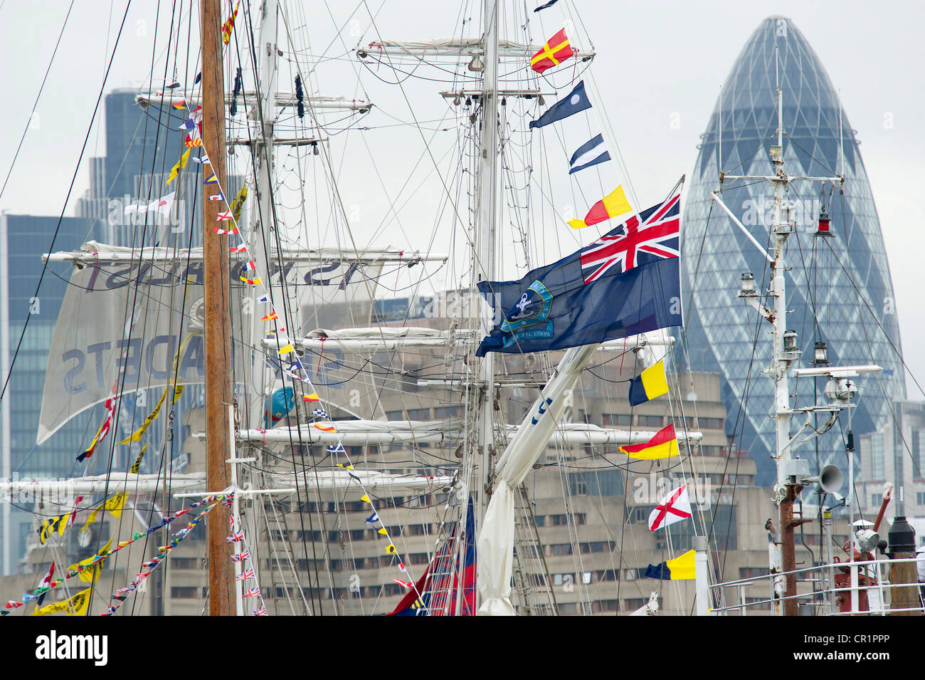 Les préparatifs de la river pageant pour le Jubilé de diamant de la Reine. Banque D'Images