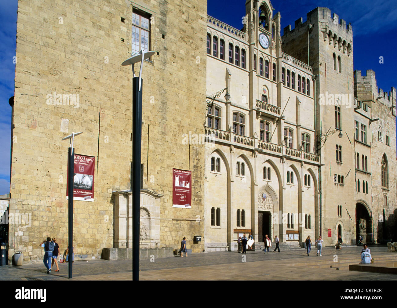France, Aude, Narbonne, Palais des Archeveques (Palais de l'Archevêque) et Place de l'Hôtel de Ville Banque D'Images