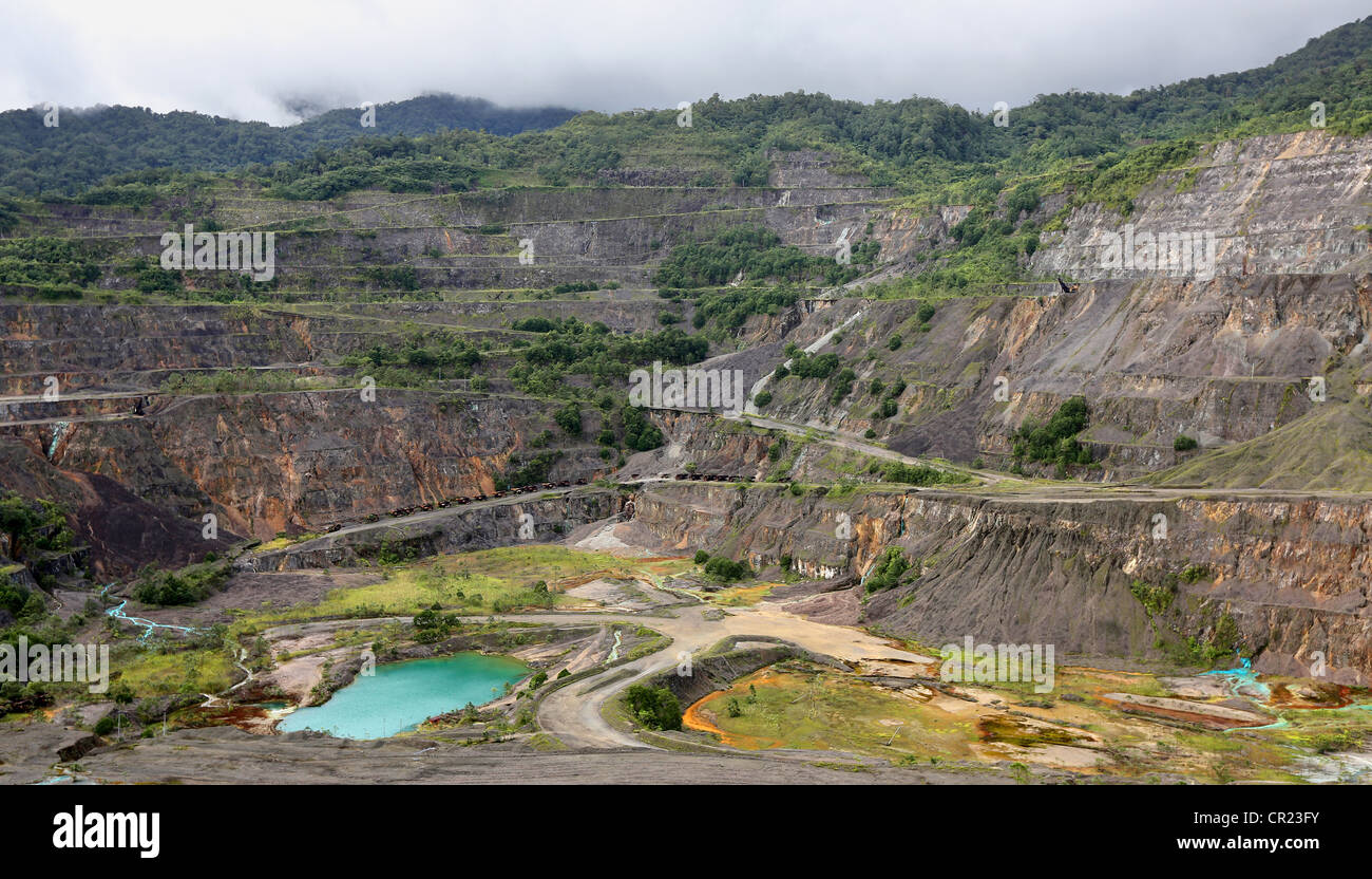 La mine de cuivre de Panguna, fermé en 1989 en raison d'un sabotage par l'Armée révolutionnaire de Bougainville. La Papouasie-Nouvelle-Guinée Banque D'Images