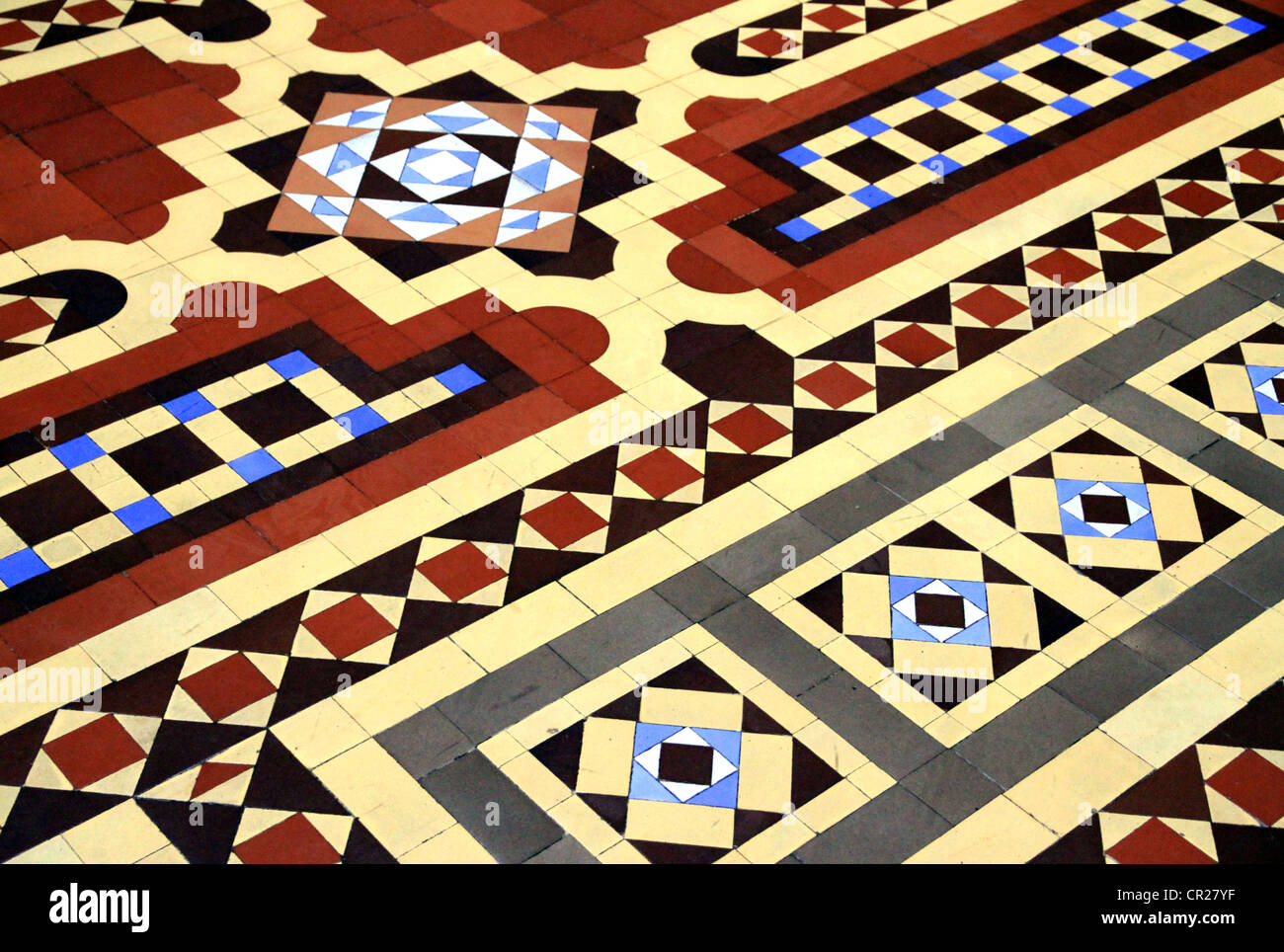 Un vieux plancher avec un motif en mosaïque. Banque D'Images