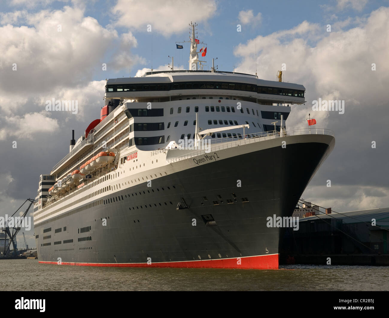 Queen Mary 2 de Cunard Liner accostera à Southampton en Angleterre Banque D'Images