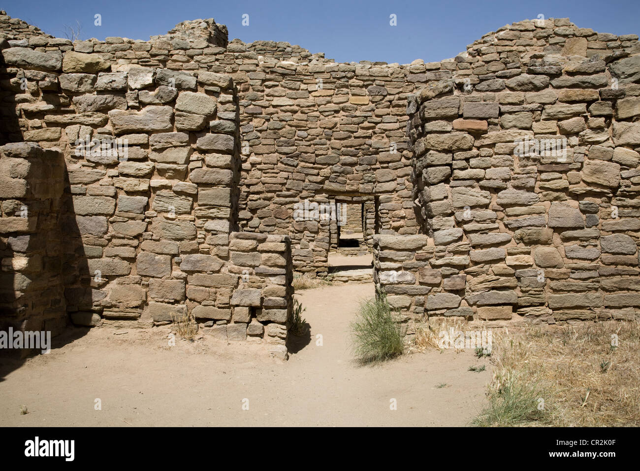En forme de T Aa porte à Aztec National Monument, ruines Anasazi, Nouveau Mexique Banque D'Images