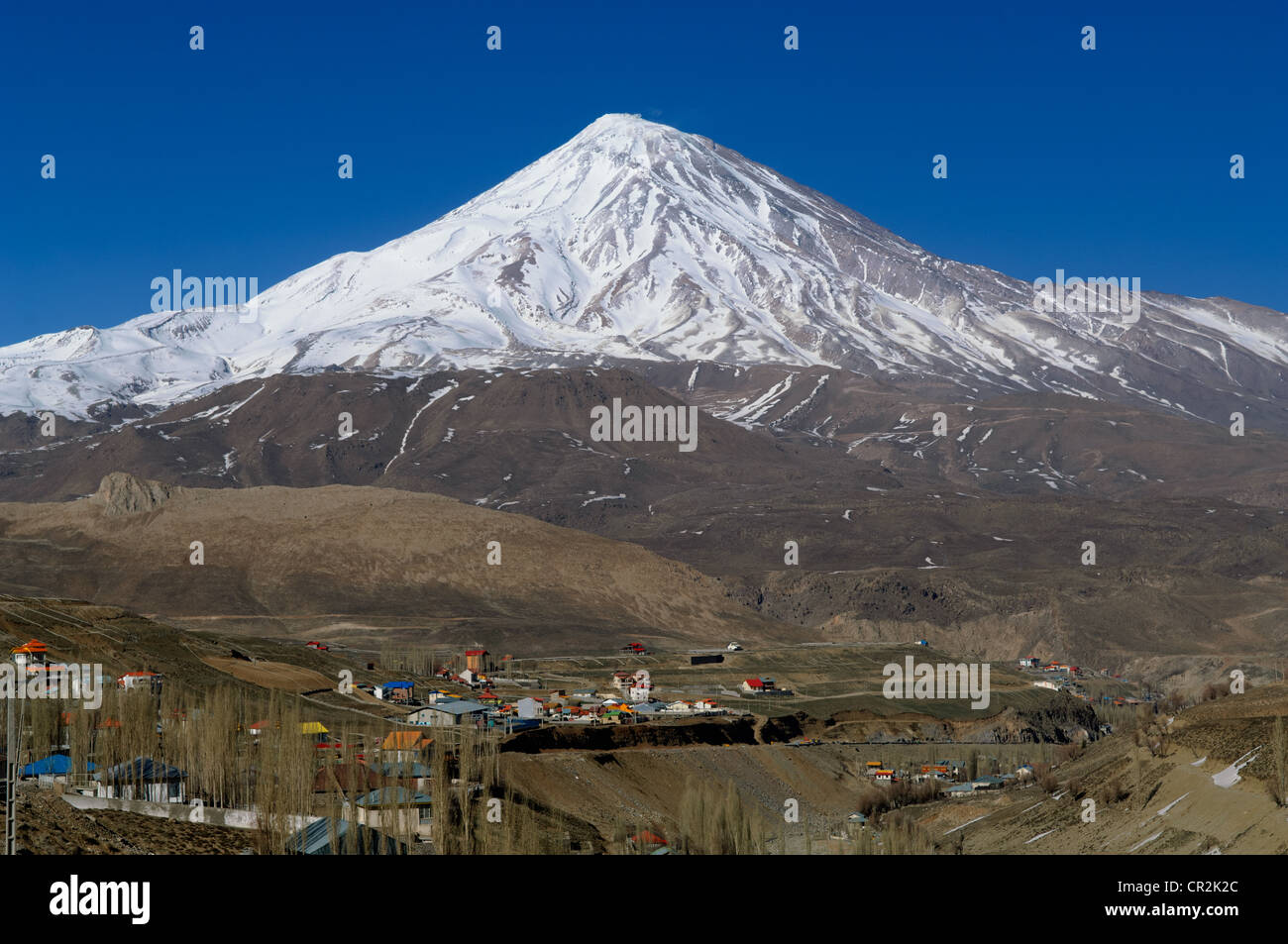 Le Mont Damavand IRAN potentiellement un volcan actif et le plus haut sommet en Iran, 5 610 m Banque D'Images