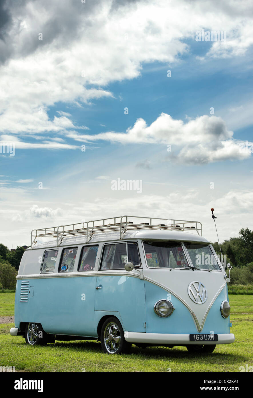 Volkswagen VW camper van, écran divisé Banque D'Images