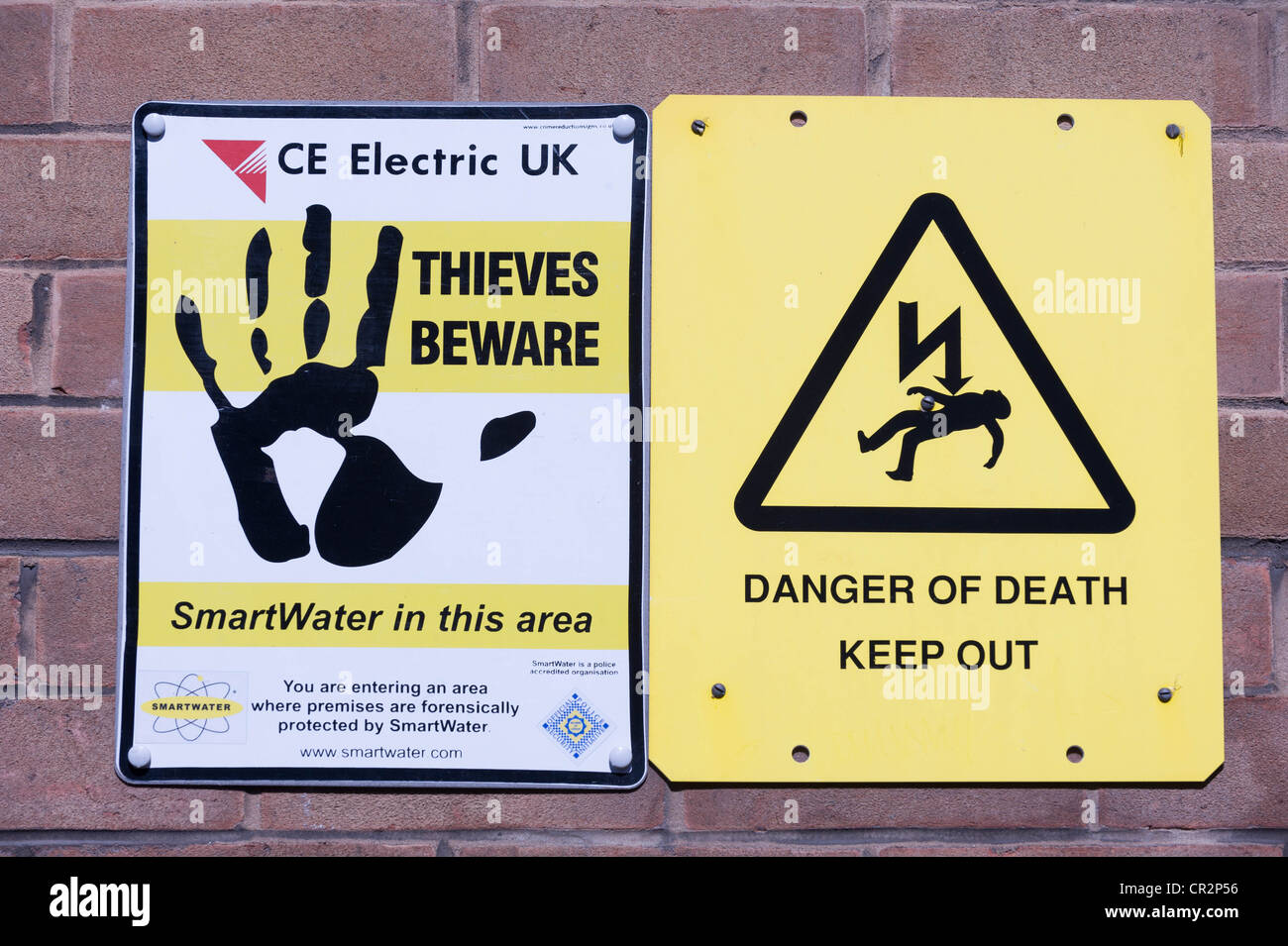 L'Électrocution avertissement signe Banque D'Images