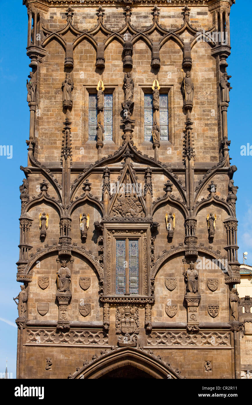 République tchèque, Prague - la tour poudrière (Prasna brana) construit 1475 Banque D'Images