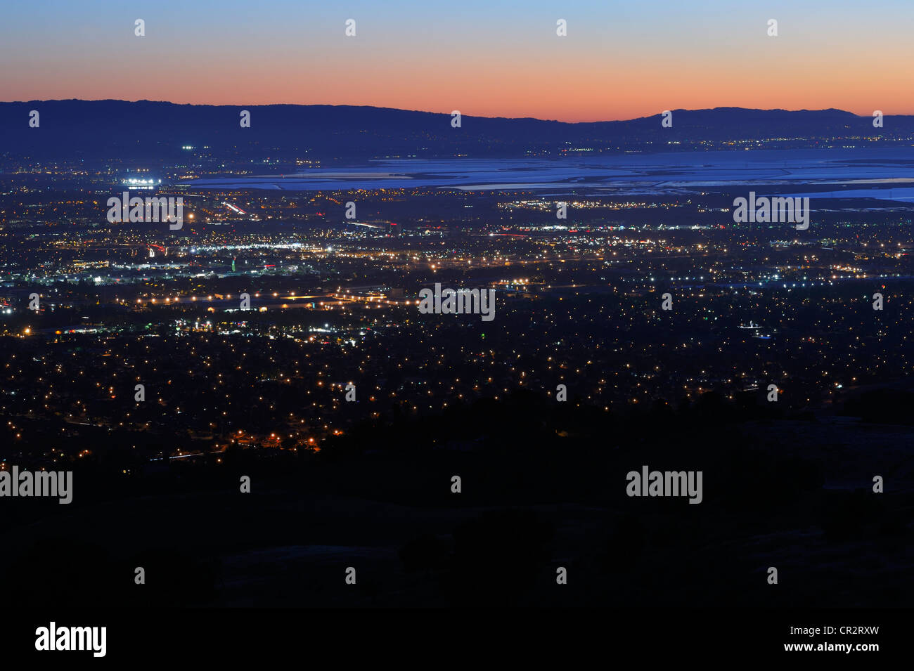 Crépuscule s'installant dans le comté de Santa Clara (Silicon Valley), Californie CA Banque D'Images