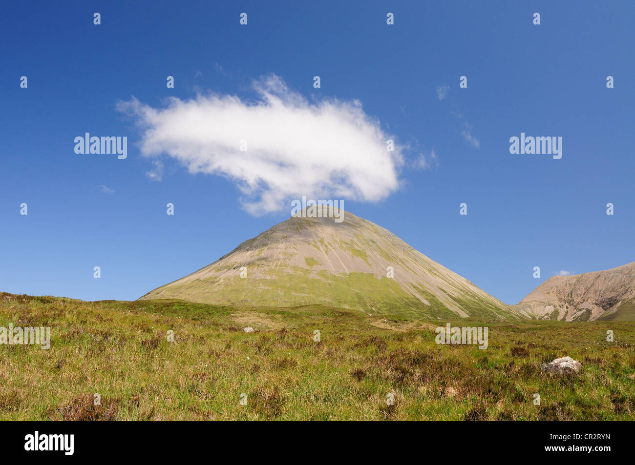 Nuages au-dessus de Glamaig, randonnée sur l'île de Skye, Écosse, Hébrides intérieures Banque D'Images