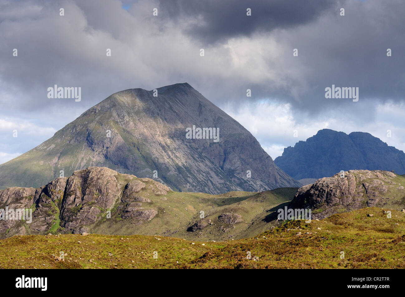 Nuage orageux plus Marsco, Bla Bheinn et Glen Sligachan, Isle of Skye Banque D'Images