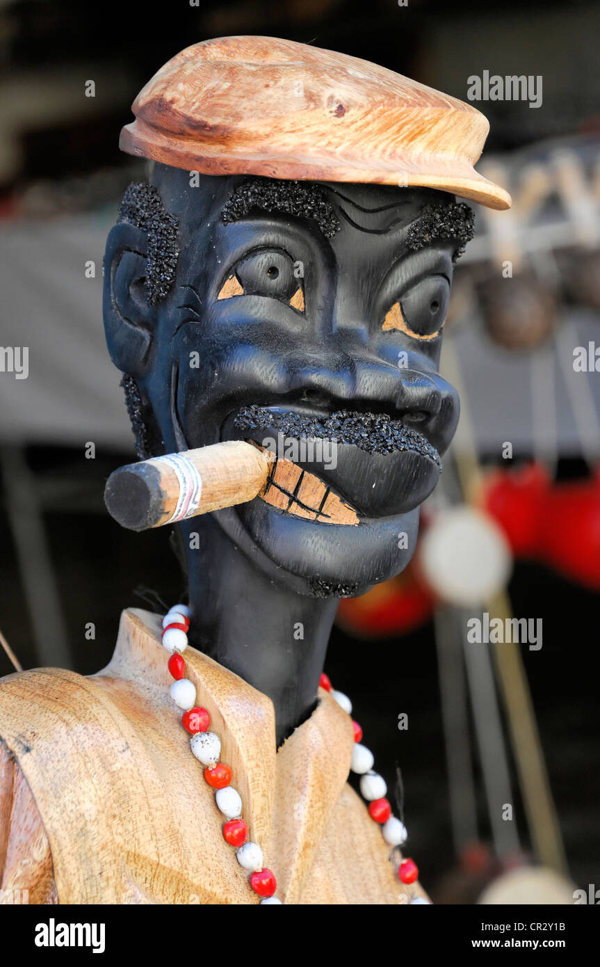 Le cigare figure en bois sculpté, souvenirs, Trinidad, Cuba, Antilles, Caraïbes, Amérique Centrale, Amérique Latine Banque D'Images