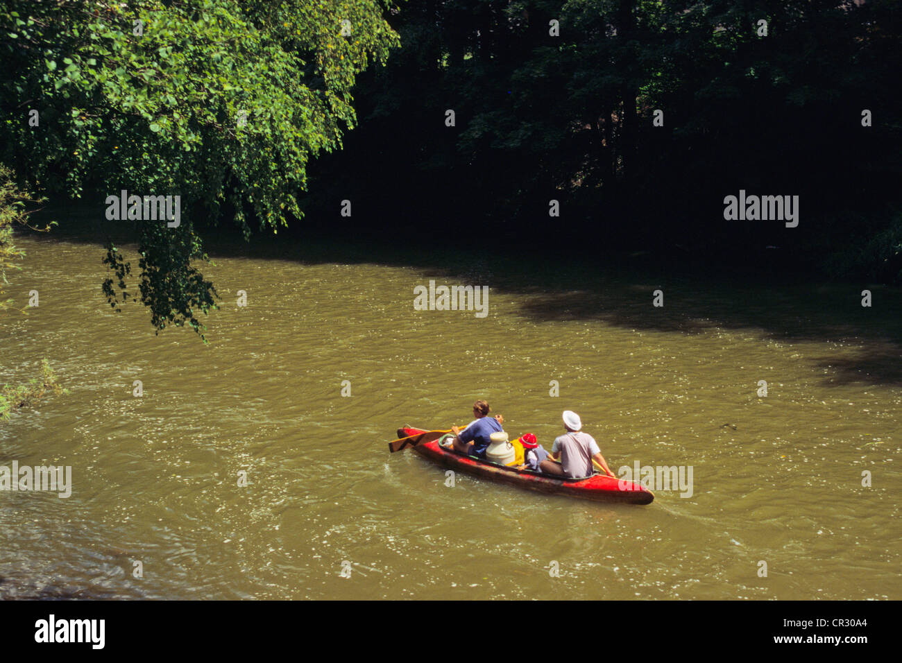 République tchèque, Bohême de l'Ouest, près de Karlovy Vary - Carlsbad, canoë sur la rivière Ohre, Banque D'Images