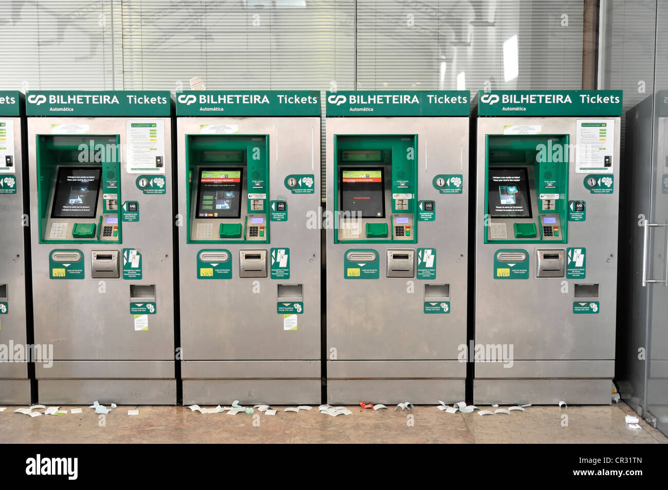 Les distributeurs de billets, Estacao, Rossio Gare du Rossio, Lisbonne, Lisbonne, Portugal, Europe Banque D'Images