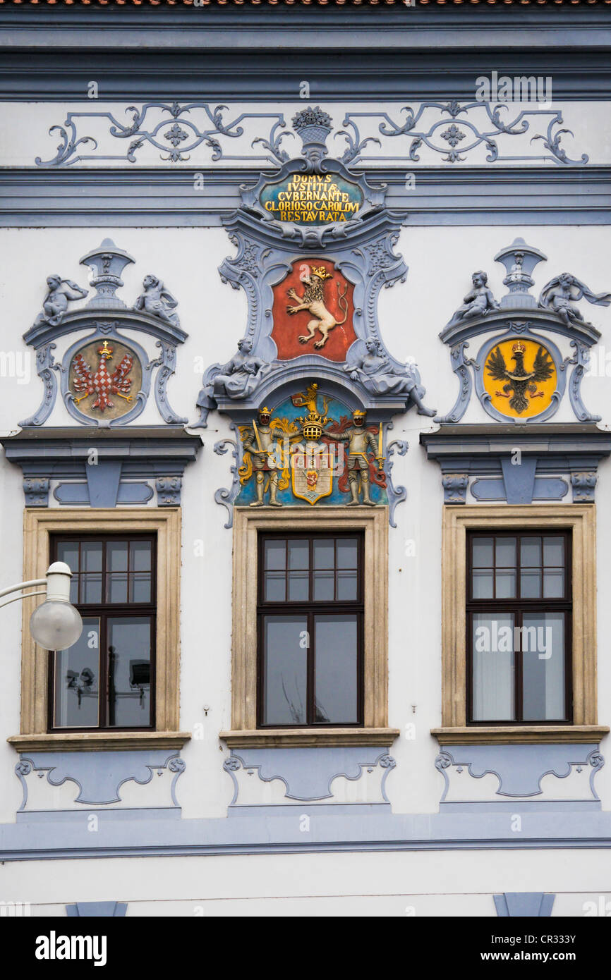 Façade de l'hôtel de ville dans le centre historique de la ville de Ceske Budejovice, Budweis, Budvar, la Bohême, République Tchèque, Europe Banque D'Images