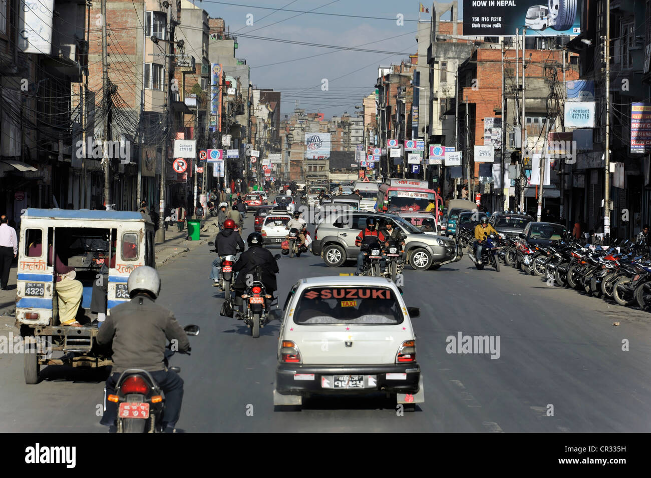 La circulation, route principale, Pokhara, Népal, Asie Banque D'Images