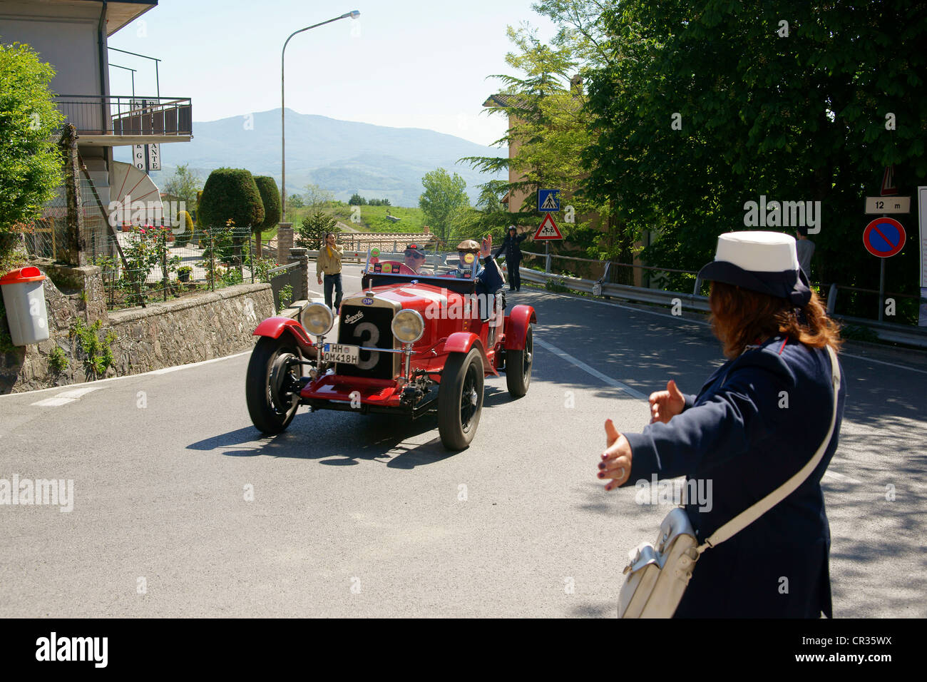 OM 665, course de voitures anciennes ou Mille Miglia 1000 Miglia, Radicofani, Toscane, Italie, Europe Banque D'Images