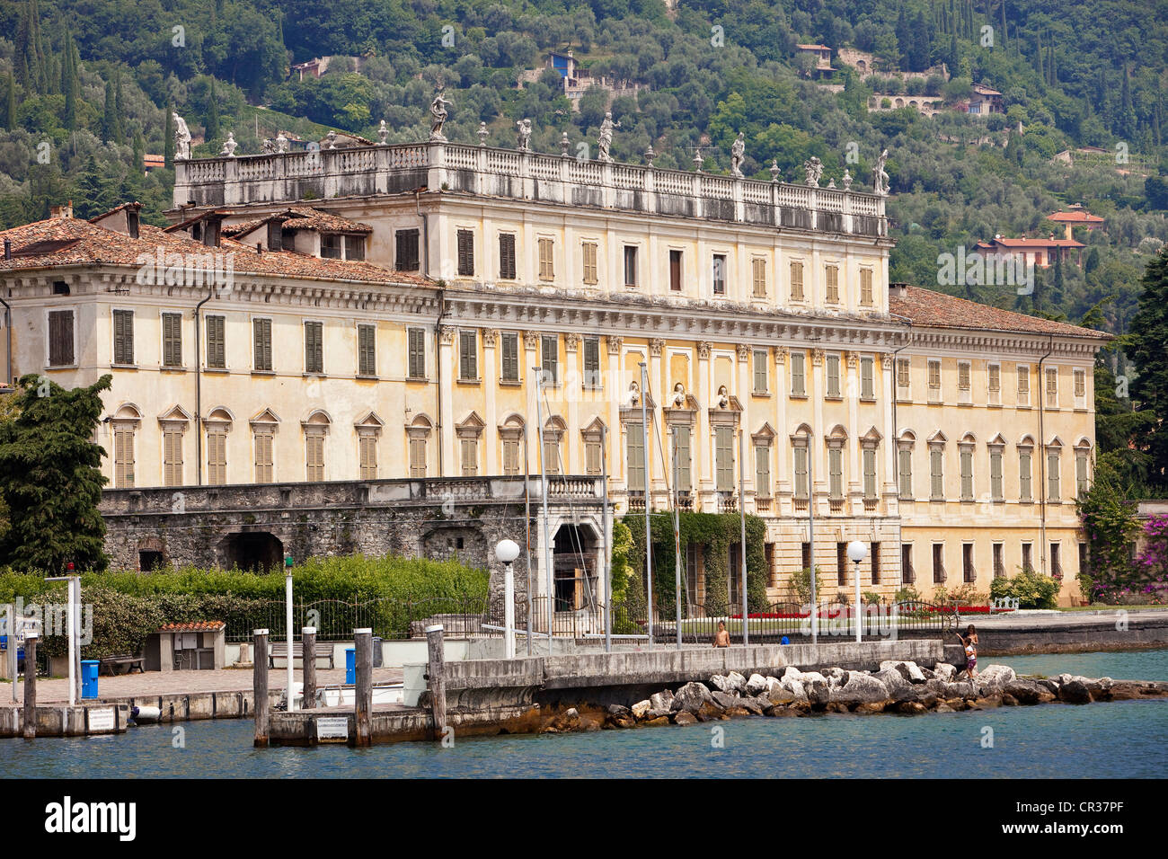 L'Italie, la Lombardie, le lac de Garde, Gargnano village, Villa Bettoni construit en 1700 Banque D'Images