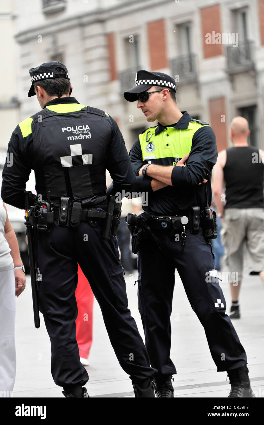 Policia les policiers municipaux, centre historique de Madrid, Espagne, Europe Banque D'Images