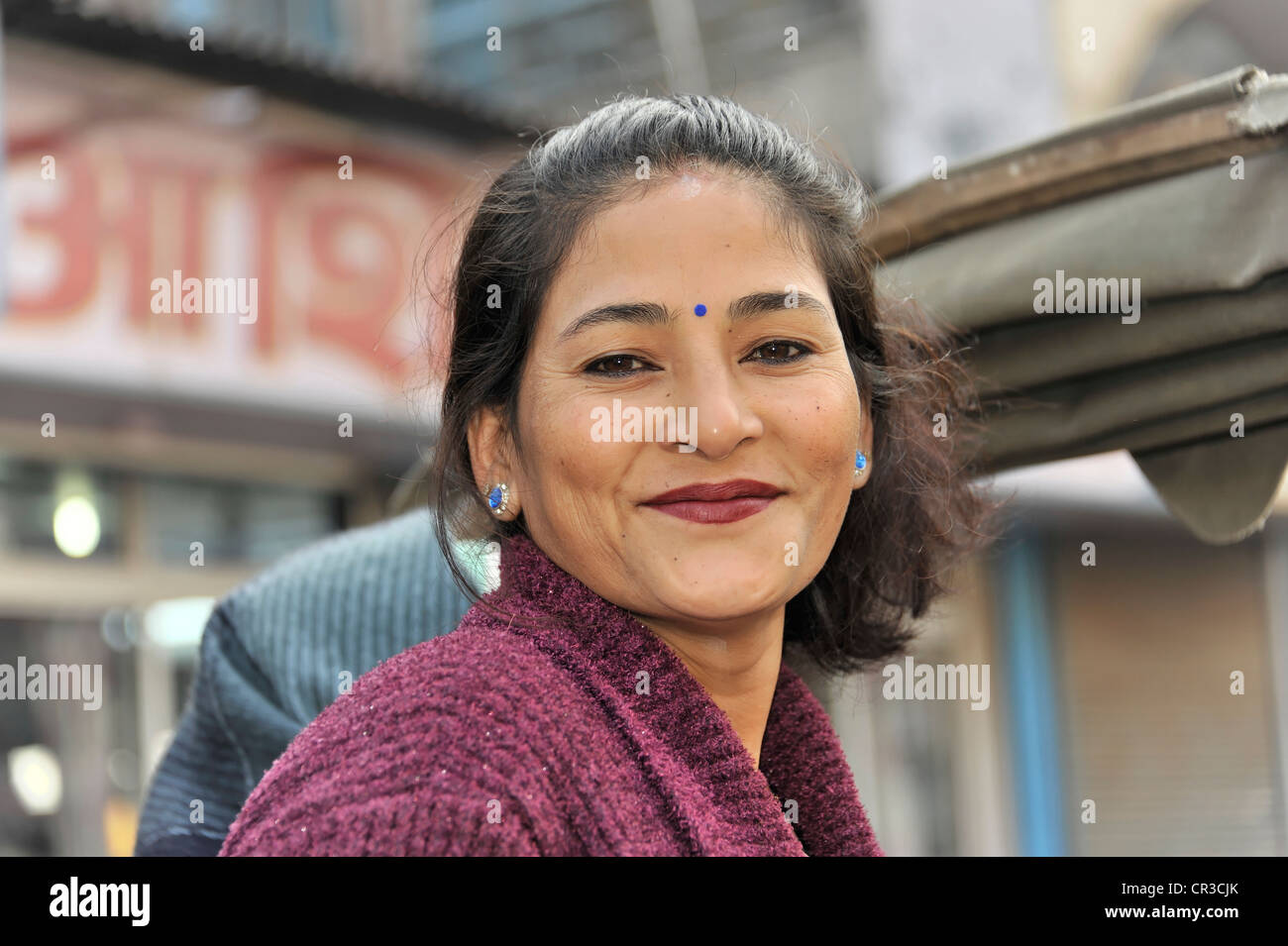 Femme indienne, portrait, Varanasi, Benares, Uttar Pradesh, Inde, Asie Banque D'Images