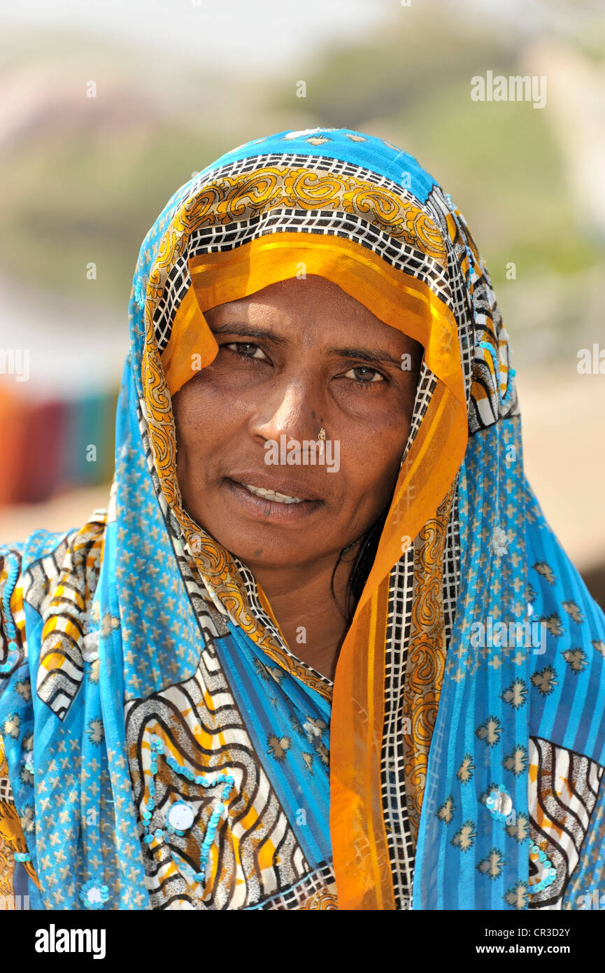 Femme indienne, portrait, Orchha, Madhya Pradesh, Inde du Nord, Inde, Asie Banque D'Images