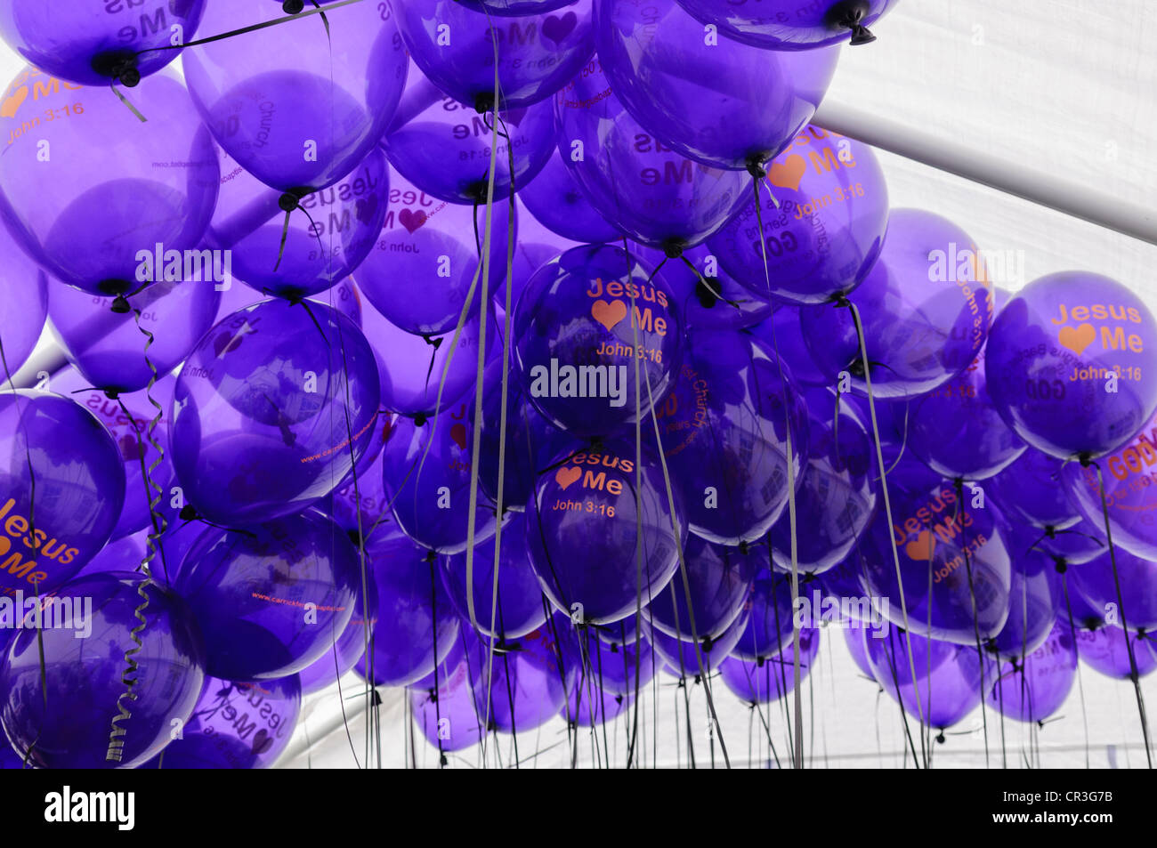 'Jésus m'aime" Jean 3:16 ballons Banque D'Images