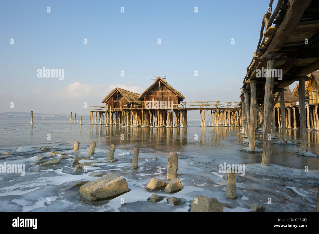 Unteruhldingen, maisons sur pilotis sur le lac de Constance, Bade-Wurtemberg, Allemagne, Europe Banque D'Images