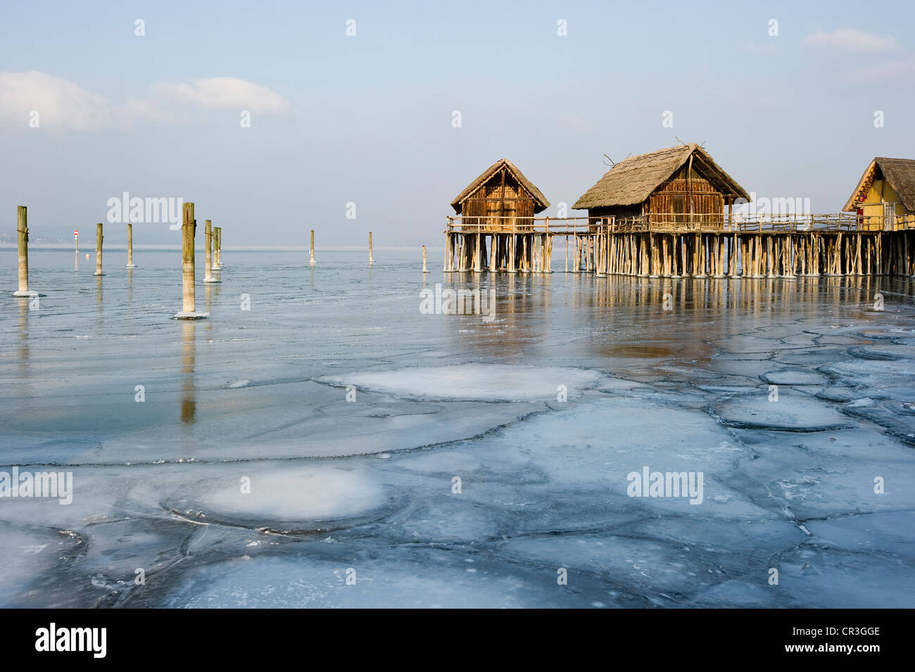 Unteruhldingen, maisons sur pilotis sur le lac de Constance, Bade-Wurtemberg, Allemagne, Europe Banque D'Images
