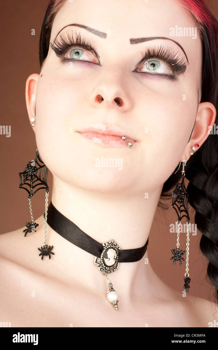 Femme, gothique, piercing, bijoux, portrait Photo Stock - Alamy