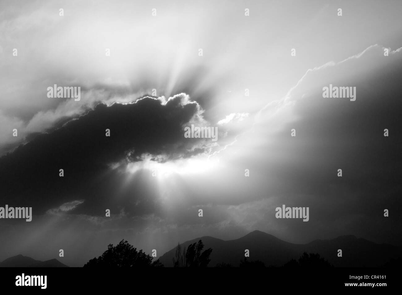 Les feux de forêts lointaines et des vents forts créer des formations nuageuses inhabituelles au coucher du soleil dans le Colorado, USA Banque D'Images