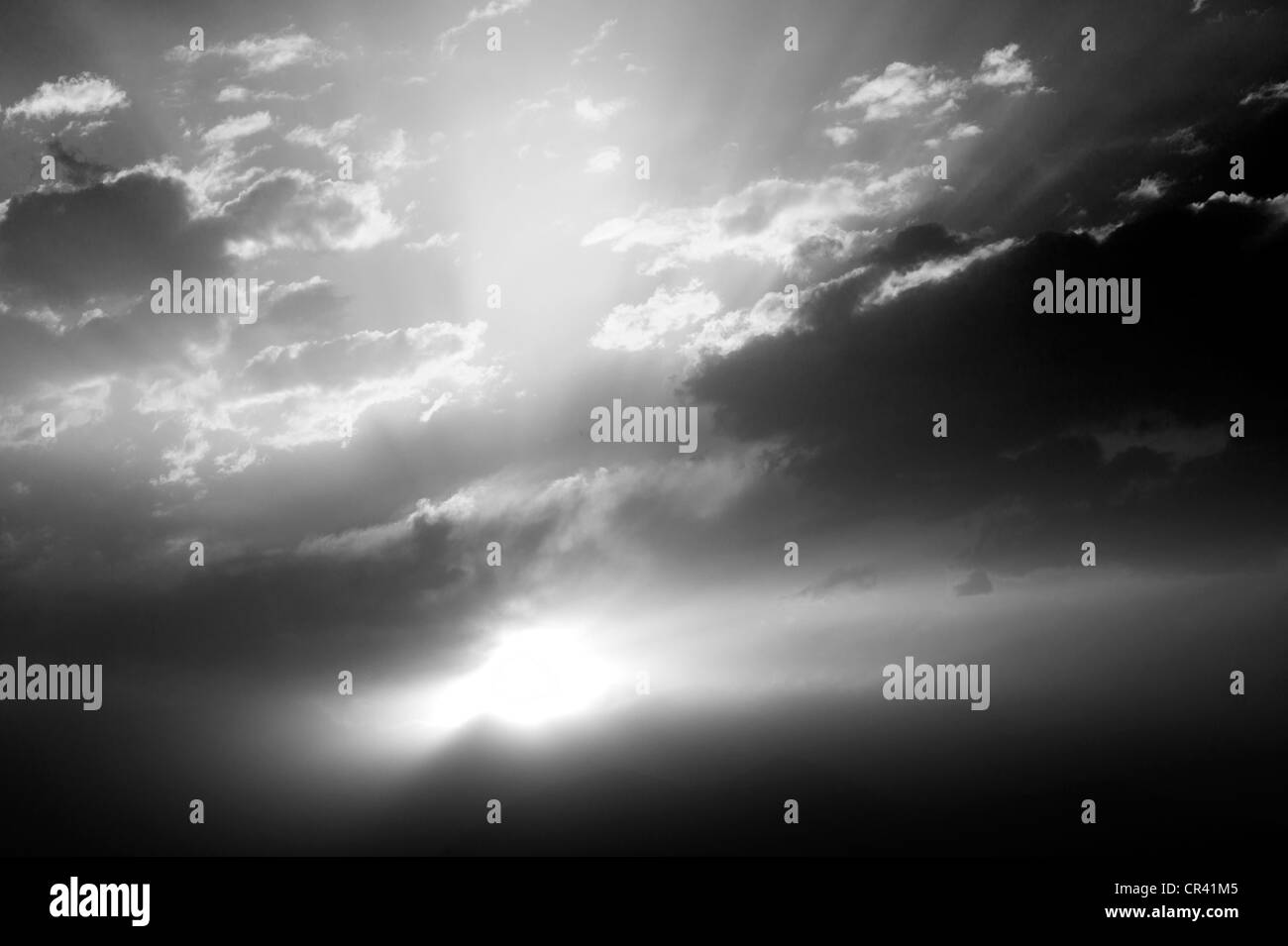 Les feux de forêts lointaines et des vents forts créer des formations nuageuses inhabituelles au coucher du soleil dans le Colorado, USA Banque D'Images