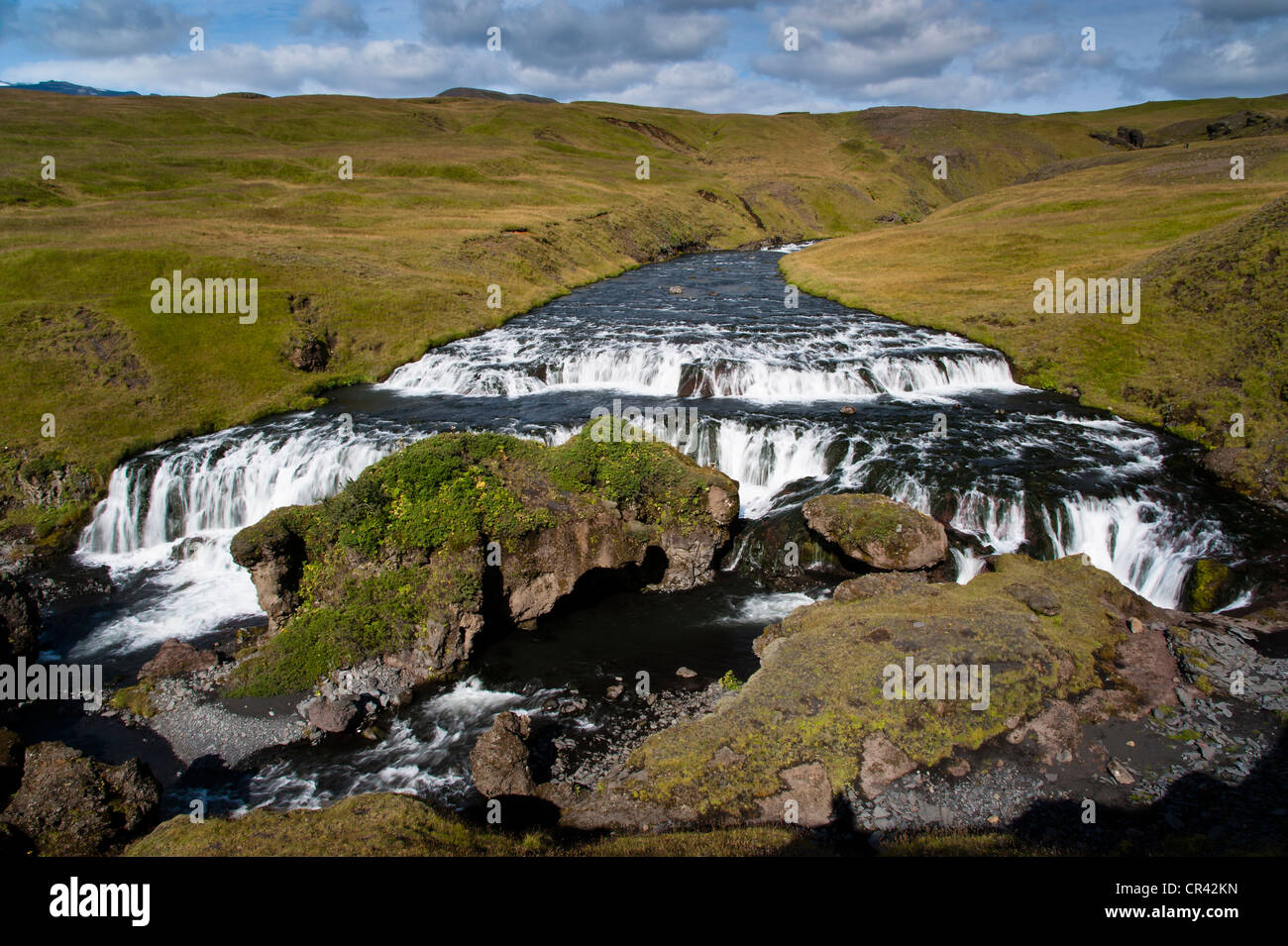 Cascade sur la rivière Skóga, Fimmvoerðuháls Fimmvoerduhals - sentier de randonnée, Suðurland, Skógar, Sudurland, le sud de l'Islande Banque D'Images