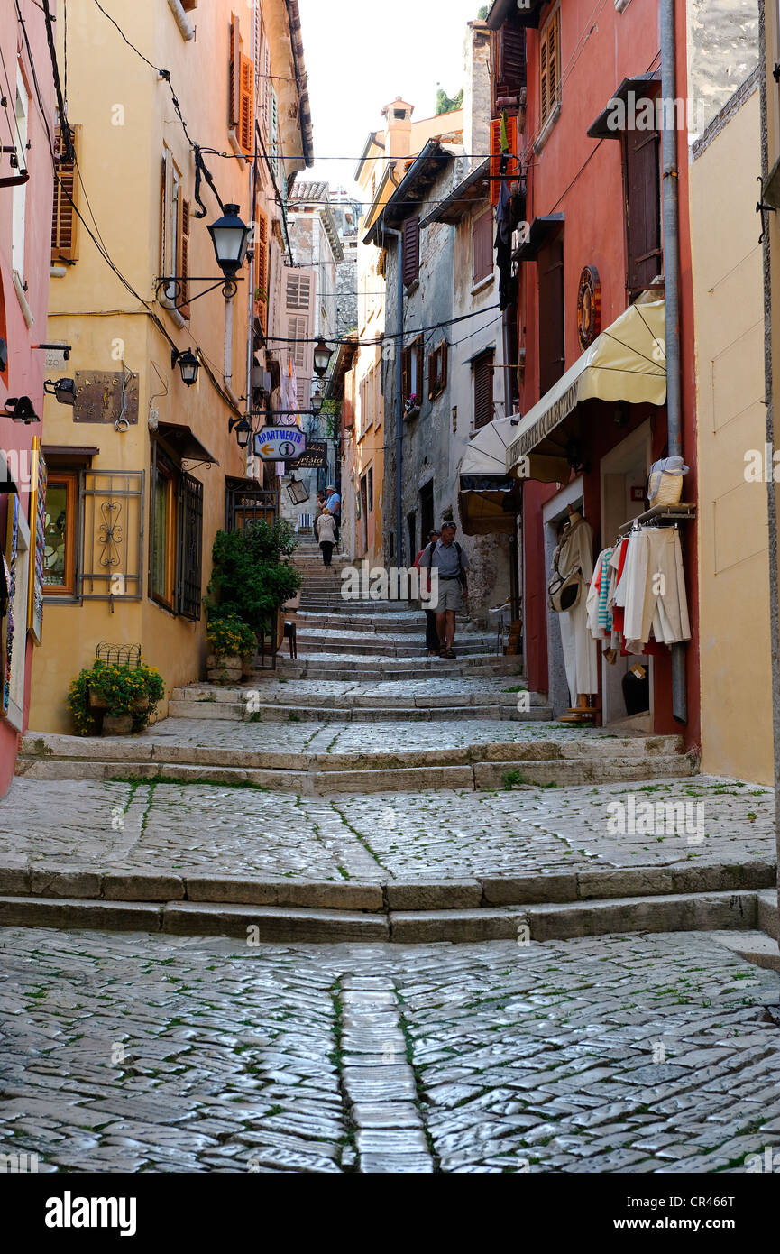 Ruelle pavée en escalier, Rovinj, Istrie, Croatie, Europe Banque D'Images