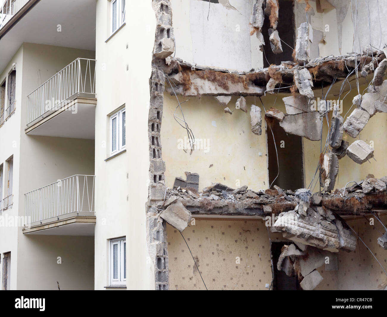 Démolition d'un immeuble résidentiel à Wiesbaden, Hesse, Germany, Europe Banque D'Images