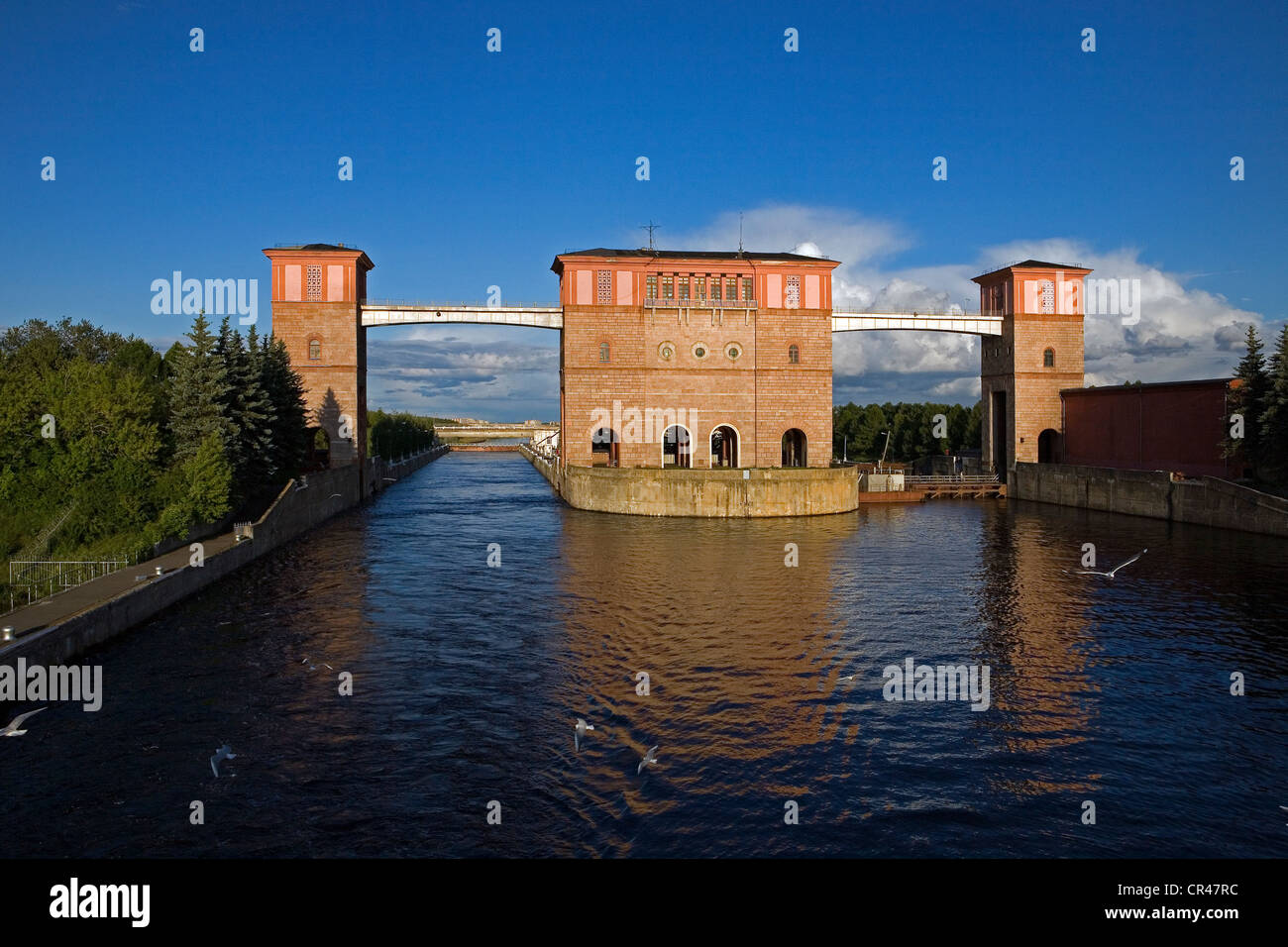 La Russie, de Rybinsk, verrou entre la ville de Yaroslavl et Goritsy reliant la Volga à Rybinsk reservoir Banque D'Images