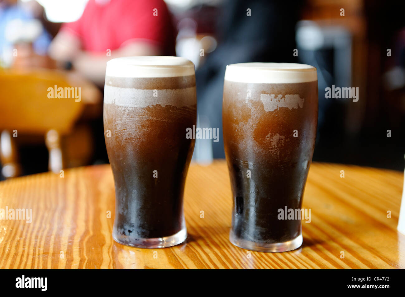 Deux pintes de Guinness, Irlande, Europe Banque D'Images