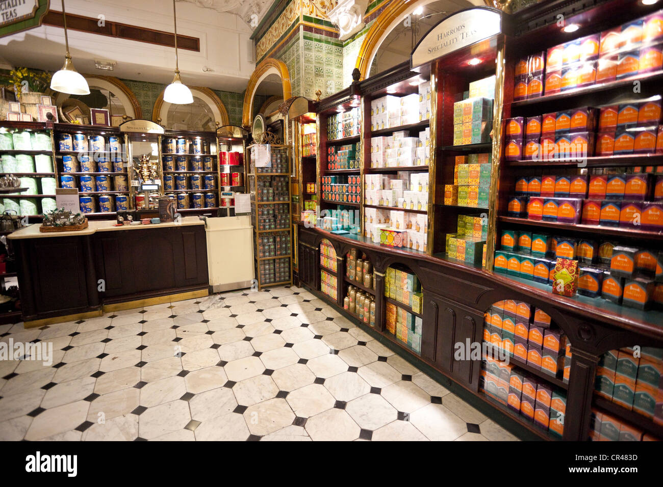 Produits thé dans le food hall à Harrods, Londres, Angleterre, Royaume-Uni Banque D'Images
