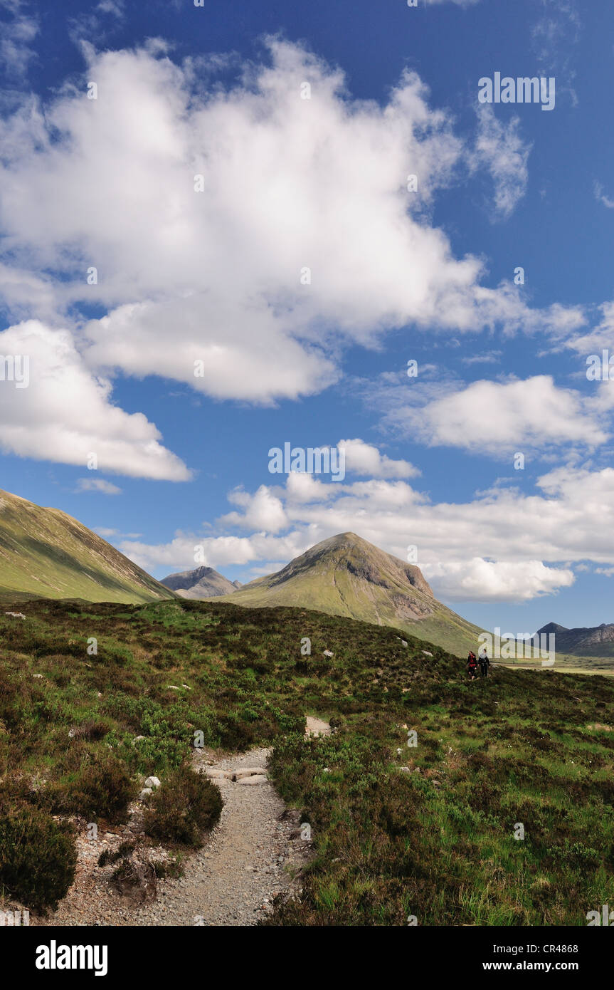 Par Glen Sligachan sentier menant à Marsco sur l'île de Skye, Écosse Banque D'Images