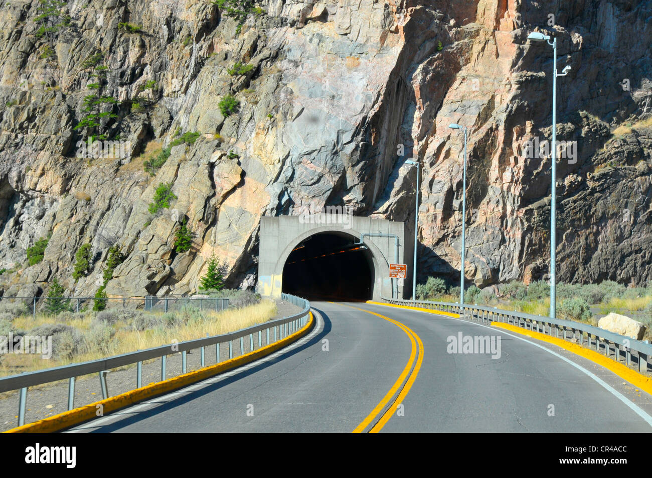 Tunnels le long du réservoir de Buffalo Bill Forêt nationale de Shoshone Parc National de Yellowstone au Wyoming Banque D'Images