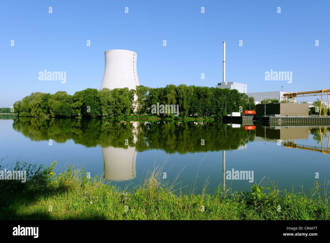 L'Isar Ohu Nuclear Power Plant, Essenbach, Thuringe, Bavière, Allemagne, Europe Banque D'Images