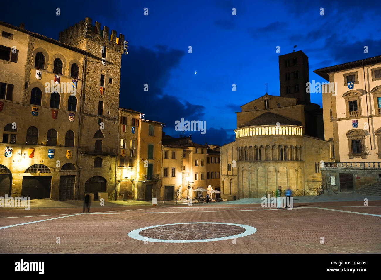 Italie, Toscane, Arezzo, la Piazza Grande, Pieve di Santa Maria Church Banque D'Images