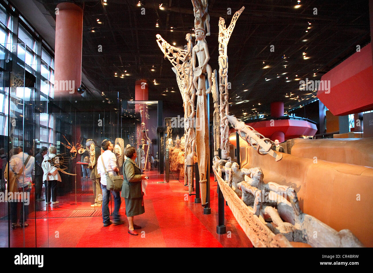 France, Paris, le Musée du Quai Branly par l'architecte Jean Nouvel, Plateau de la Collections d'Océanie Banque D'Images