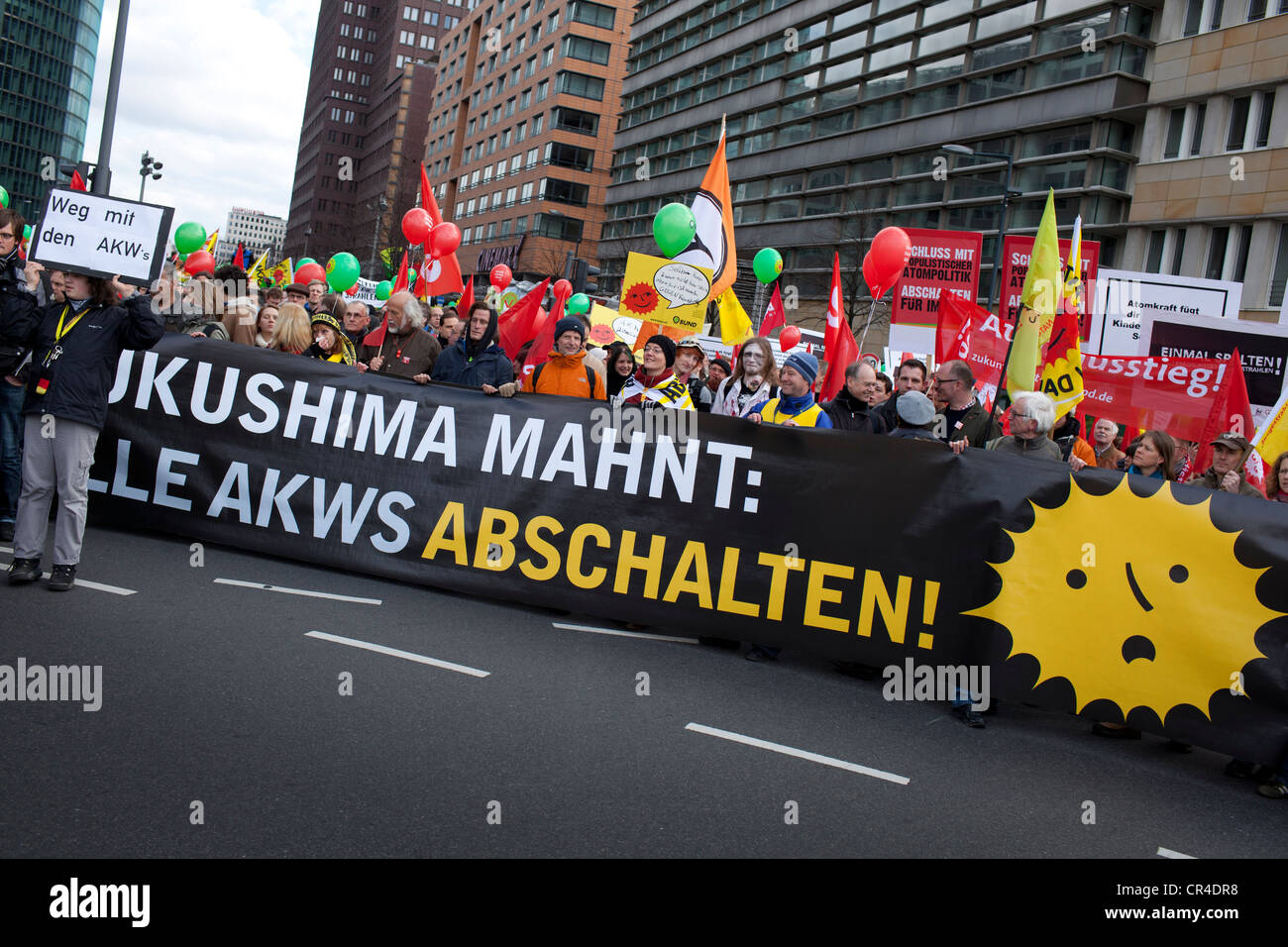 Grande manifestation contre l'énergie nucléaire avec plus de 100 000 participants, Berlin, Germany, Europe Banque D'Images