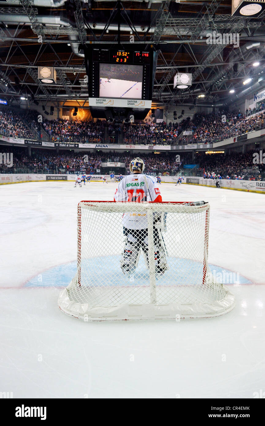 Gardien, hockey sur glace, Thomas Sabo Ice Tigers Nuernberg vs. Eisbaeren Berlin, Arena Nuremberg, Bavière, Allemagne, Europe Banque D'Images