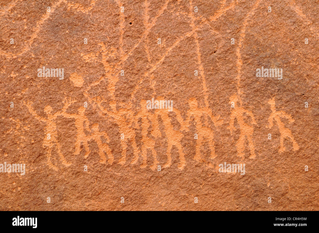 Gravure d'un groupe de personnes, de l'Acacus néolithique rockart Montagnes ou gamme Tadrart Acacus, Tassili n'Ajjer National Park Banque D'Images