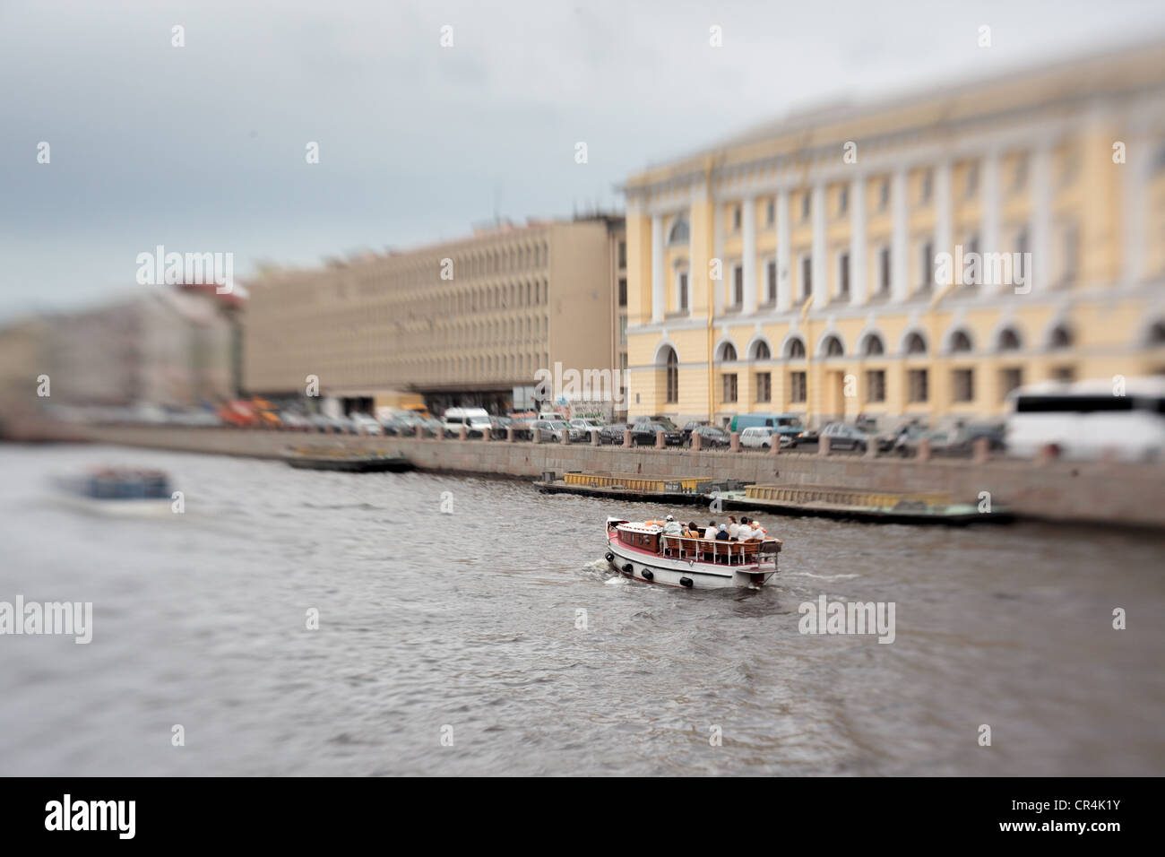 Bateau sur la Rivière Fontanka. Saint-pétersbourg. Banque D'Images