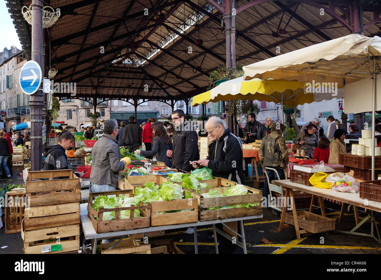 Marché couvert sur la place Carnot, Figeac, Lot, France, Europe Banque D'Images