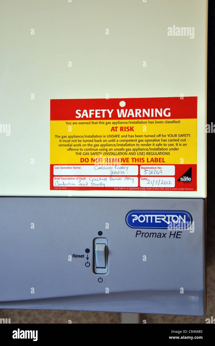 Avis d'avertissement de sécurité sur Promax Potterton chaudière gaz domestique il, UK Banque D'Images