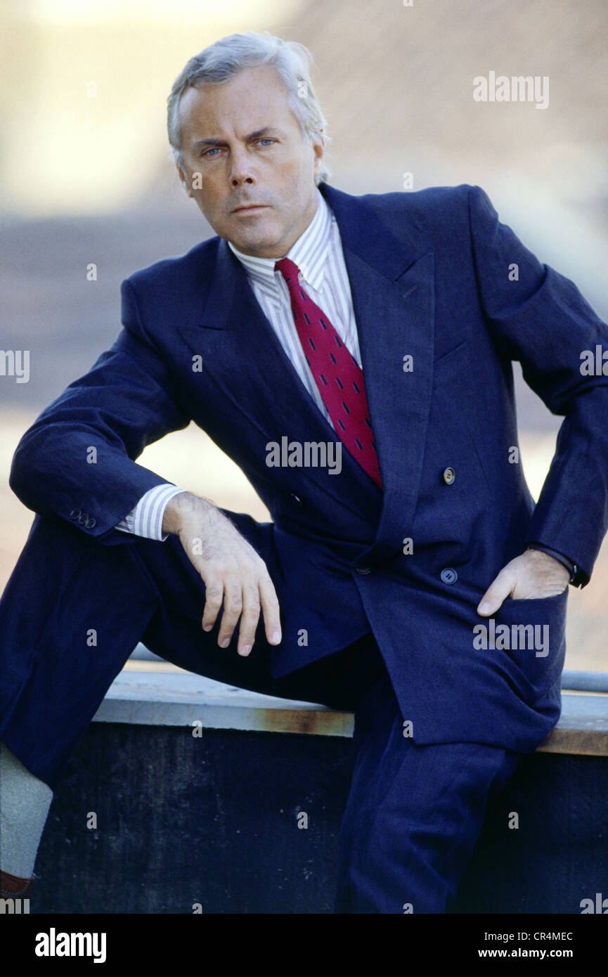 Armani, Giorgio, * 11.7.1934, couturier italien, mi-longueur, Milan, 1983  Photo Stock - Alamy